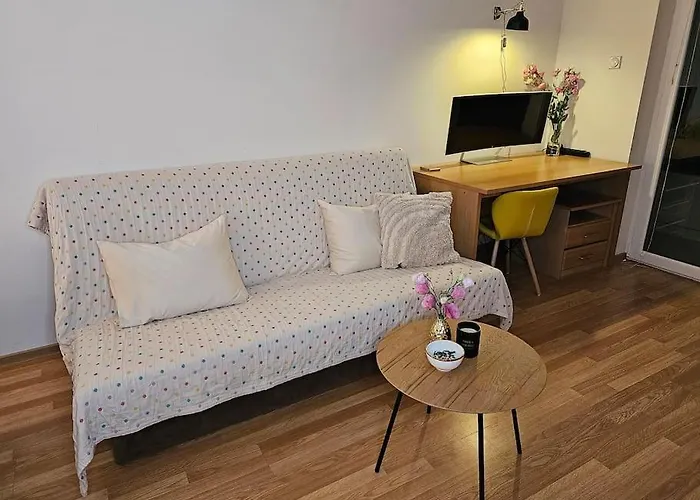 Grandpa Vojin's Cozy Corner * سوبوتيتْسا